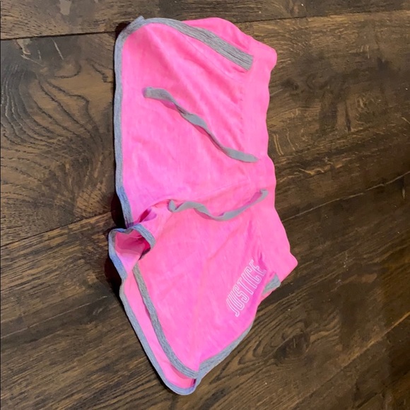 3 pairs of girl shorts. - Picture 4 of 9